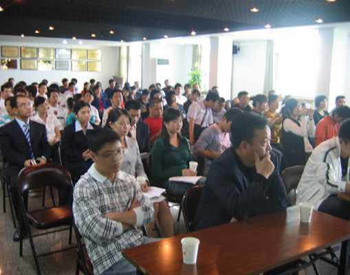 中立杯演讲比赛现场